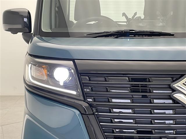 【ＬＥＤヘッドライト】消費する電力が少なく耐久年数が長いのが特徴のヘッドライトです。さらに長持ちさせたい方は、ヘッドライト・フロントガラスなどのコーティングもご用意しています。