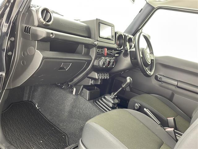 【　フロントシート　】使えるフロントシートで快適ドライブ。