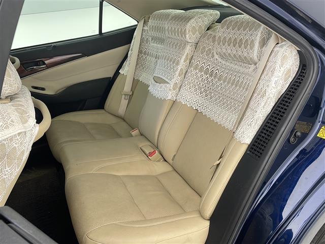 クラウンハイブリッド ロイヤルサルーンＧ　純正８インチナビ　フルセグＴＶ　Ｂｌｕｅｔｏｏｔｈ　ＣＤ　ＤＶＤ　全方位カメラ　ドライブレコーダー　ＥＴＣ　クルーズコントロール　スマートキー　ステアリングスイッチ　ＬＥＤヘッドライト　電動格納ミラー（25枚目）