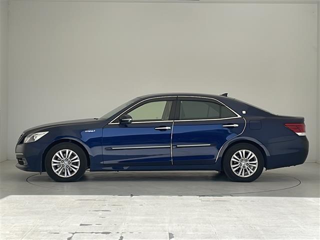 クラウンハイブリッド ロイヤルサルーンＧ　純正８インチナビ　フルセグＴＶ　Ｂｌｕｅｔｏｏｔｈ　ＣＤ　ＤＶＤ　全方位カメラ　ドライブレコーダー　ＥＴＣ　クルーズコントロール　スマートキー　ステアリングスイッチ　ＬＥＤヘッドライト　電動格納ミラー（35枚目）