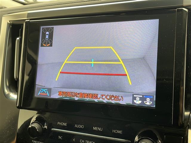 【バックモニター】後ろのカメラの映像をモニターに映し出すことができます！後方の見えない死角や、障害物との距離感をしっかり確認することができます！駐車が苦手な方におすすめです。