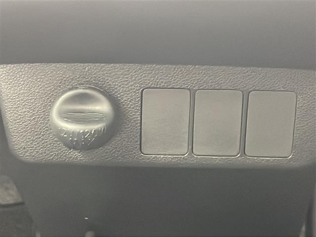 【　ＡＣ１００Ｖ／ＡＣ１００Ｗ　】電化製品などの電子機器をコンセントに繋いで使用することが可能です！！キャンプなどのアウトドア時に非常に便利です♪