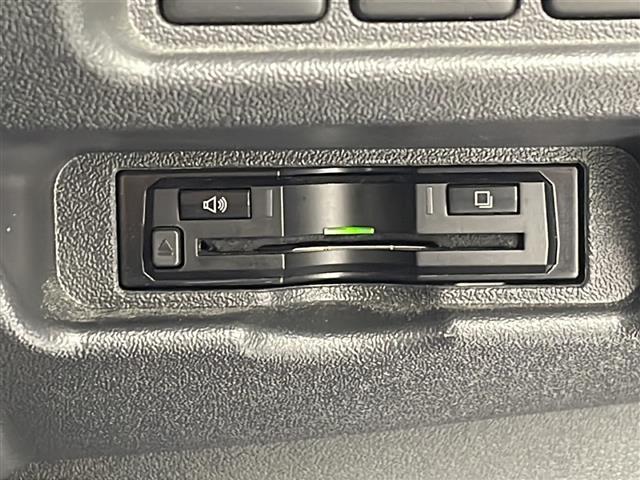 【　ＥＴＣ　】今やカーライフにおける重要性はナビにも匹敵するのではないでしょうか。セットアップを行うことで利用可能になります。