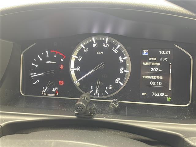 【　メーター　】メーターまわりも鮮やかに照らし出され、デザイン、安全性ともにバッチリですね。