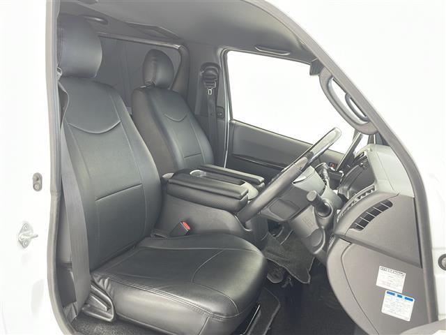 【　フロントシート　】使えるフロントシートで快適ドライブ。