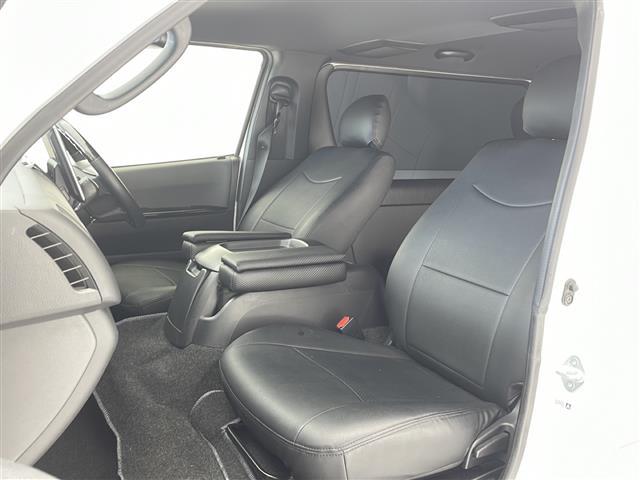 【　フロントシート　】使えるフロントシートで快適ドライブ。