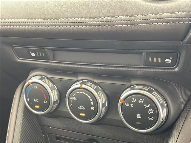 【　シートヒーター　】冬場のお供に。暖かいシートは女性には嬉しい機能ですね♪