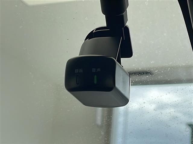 【　ドライブレコーダー　】運転中の記録を残します。事故などを起こした起こされた時の証拠を残します。