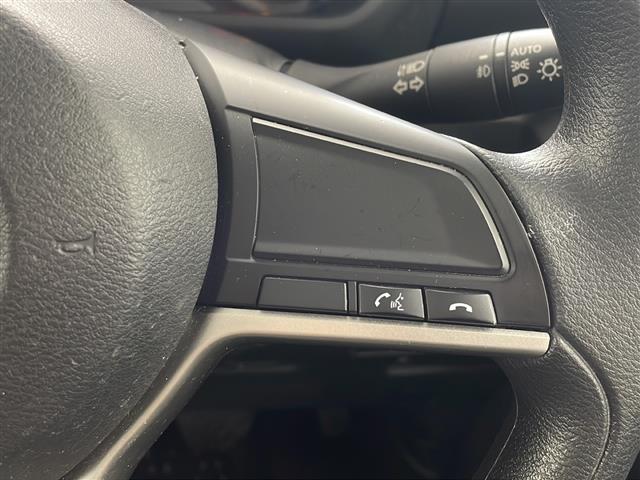 【　ステアリングスイッチ　】手元のスイッチでナビ操作が可能です！！非常に便利な機能です。取り付けのナビによってはオプション設定となっております！詳しくはスタッフまで♪