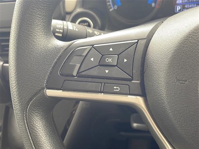 【ステアリングスイッチ】手元のボタンから、オーディオやナビなどの操作ができるので、よそ見をせずに安全に運転に集中できます！