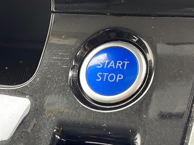 【　スマートキー・プッシュスタート　】鍵を挿さずにポケットに入れたまま鍵の開閉、エンジンの始動まで行えます。