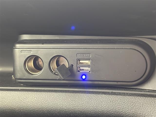 【　ＵＳＢ端子　】ＵＳＢ接続もついていますので携帯などの電子機器の充電にも使えて便利です♪