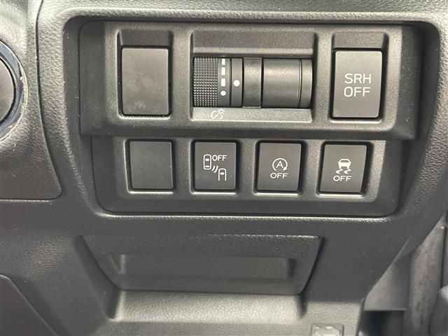 【アイドリングストップ】停車時にブレーキを踏むことでエンジンを停止し、燃費向上や環境保護につなげるという機能です♪