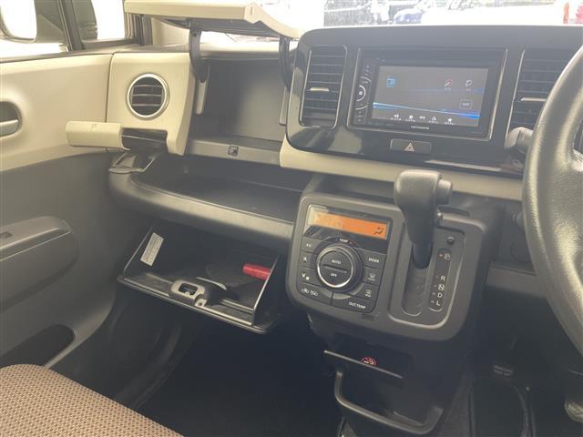 【　オートエアコン　】車内温度を感知して自動で温度調整をしてくれるのでいつでも快適な車内空間を創り上げます！