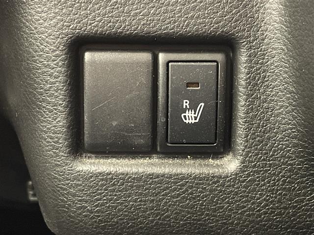 【　シートヒーター　】冬場のお供に。暖かいシートは女性には嬉しい機能ですね♪