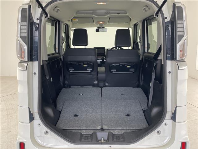 【ラゲッジスペース】リアシートを倒せばこの大容量！！ダンボールなどの大きい荷物も釣り具などの長尺物まで様々載せられそうです！！