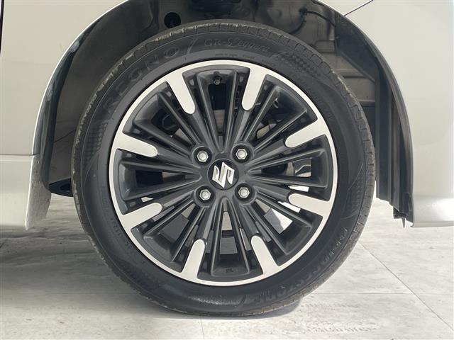 【純正アルミホイール】専用のアルミなので、お車のイメージにぴったり。社外のアルミやスタッドレスタイヤも取り扱いございます。ドレスアップもカスタマイズもお任せください。
