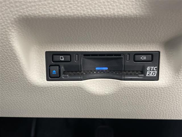 【　ＥＴＣ　】今やカーライフにおける重要性はナビにも匹敵するのではないでしょうか。セットアップを行うことで利用可能になります。