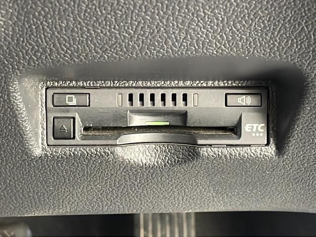 【　ＥＴＣ　】今やカーライフにおける重要性はナビにも匹敵するのではないでしょうか。セットアップを行うことで利用可能になります。
