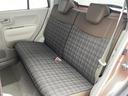 【後部座席】大人が座っても余裕のある広さです！！頭上や足元のスペースも広く取ってあります！