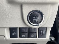 【　スマートキー／プッシュスタート　】鍵を挿さずにポケットに入れたまま鍵の開閉、エンジンの始動まで行えます。 4