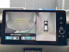 【　全方位カメラ　】上から見下ろしたように駐車が可能です。安心して縦列駐車も可能です♪ 4