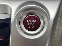 【　スマートキー・プッシュスタート　】鍵を挿さずにポケットに入れたまま鍵の開閉、エンジンの始動まで行えます。 4