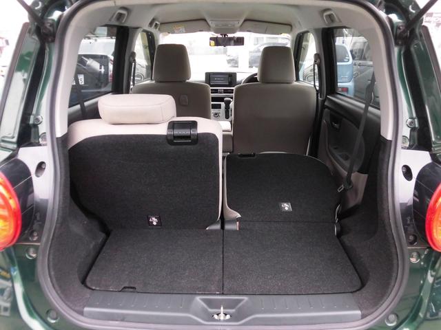 ・後席：片側ずつ背もたれを格納することができます。