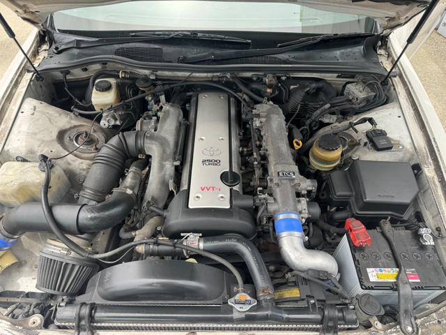 チェイサー ツアラーＶ　１１０系ＭＴ載せ替え公認済み　クスコ車高調　社外アルミ　社外マフラー　追加メーター４連　ターボタイマー　前置きインタークーラー（9枚目）