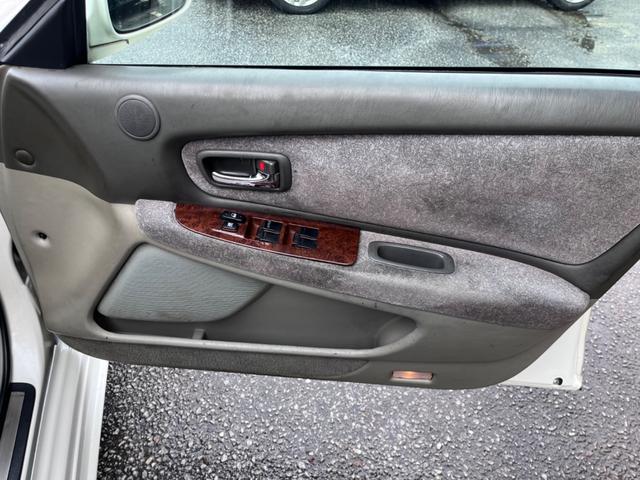 マークII 　ツアラーｖ仕様１ｊｚ－ｇｔｅｖｖｔｉターボエンジンミッションＲ１５４載せ替え前置きインタークーラーアルミラジエーターエアクリーナー社外マフラーローダウンエアロ２０インチアルミパワーシート（12枚目）