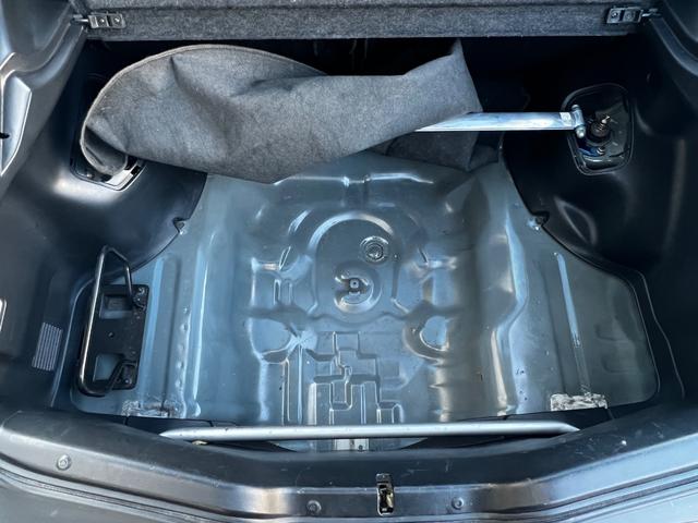 サビが少なく、綺麗な車両になります。