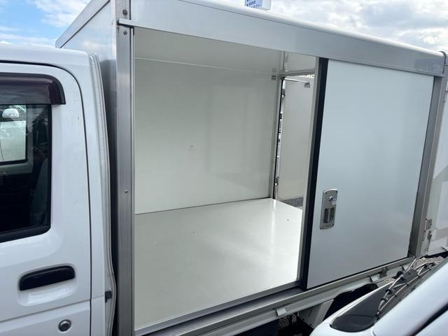 キャリイトラック 　内地中古　オートマチック　エアコン　パワステ　保冷車　パワーウィンドゥ　キーレス　箱、助手席側スライド　修復歴無し（4枚目）