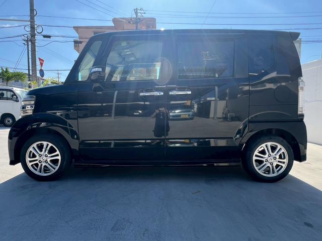 ベンチシート・チップアップシート。セカンドシートを倒せば、大きな荷物も積載可能です♪