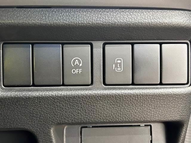 【電動スライドドア】運転席よりボタンひとつで開閉可能なスライドドアです。雨の日のお迎えなどに役立ちますね。