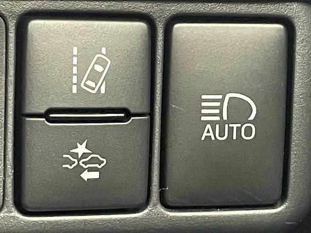 【衝突軽減ブレーキ】万が一のときにレーダーやセンサーなどが前方障害物や車両などを検知し、衝突の可能性がある際に緊急ブレーキをかける機能です。