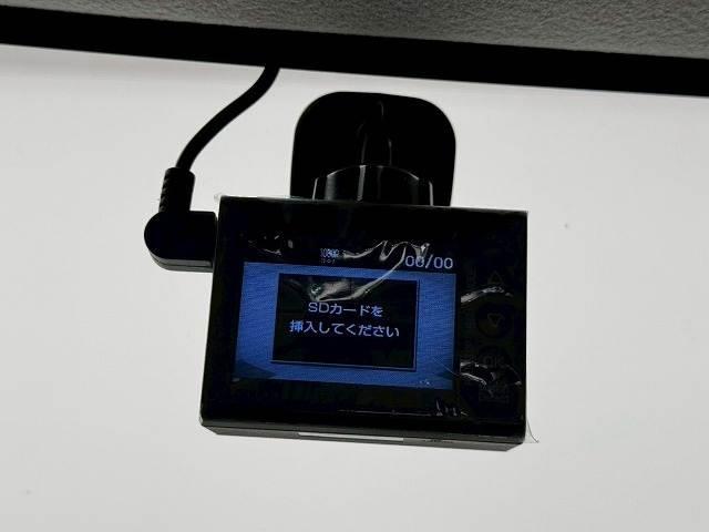 ジムニーシエラ ＪＣ　衝突軽減　車線逸脱　クルーズコントロール　レーンキープ　ＬＥＤヘッドライト　ＥＴＣ　純正１５インチアルミ　専用増設電源ユニット　スペアタイヤハードカバー　純正ナビ　テレビ　バックカメラ　シートヒーター（9枚目）