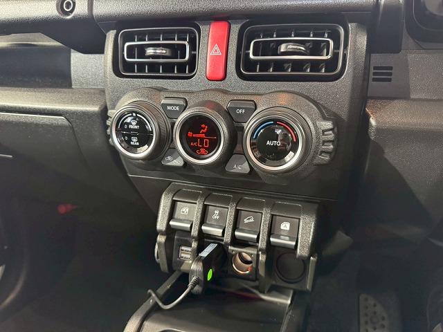 ジムニーシエラ ＪＣ　衝突軽減　車線逸脱　クルーズコントロール　レーンキープ　ＬＥＤヘッドライト　ＥＴＣ　純正１５インチアルミ　専用増設電源ユニット　スペアタイヤハードカバー　純正ナビ　テレビ　バックカメラ　シートヒーター（44枚目）