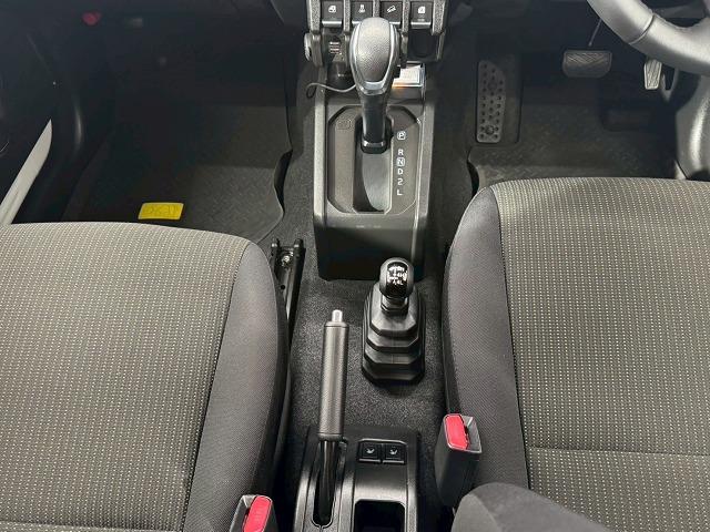 ジムニーシエラ ＪＣ　衝突軽減　車線逸脱　クルーズコントロール　レーンキープ　ＬＥＤヘッドライト　ＥＴＣ　純正１５インチアルミ　専用増設電源ユニット　スペアタイヤハードカバー　純正ナビ　テレビ　バックカメラ　シートヒーター（50枚目）