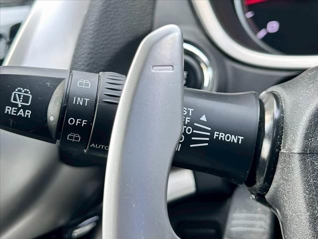 【パドルシフト】高速道路走行時など、エンジンブレーキを使用する際には便利なシフトです。
