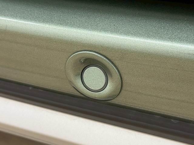 フリードハイブリッド ハイブリッド・クロスター 1オーナー 純正9型ナビ フリップダウンモニター 衝突軽減 レーンキープアシスト クルーズコントロール 両側電動 コーナーセンサー 6人乗り Bluetooth ウォークスルー バックカメラ(9枚目)