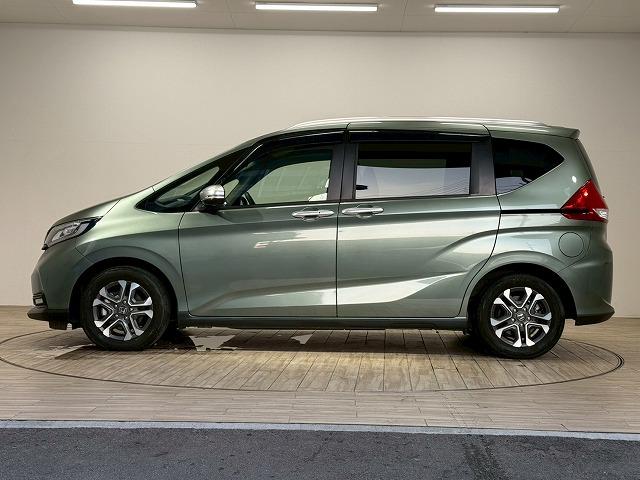 フリードハイブリッド ハイブリッド・クロスター 1オーナー 純正9型ナビ フリップダウンモニター 衝突軽減 レーンキープアシスト クルーズコントロール 両側電動 コーナーセンサー 6人乗り Bluetooth ウォークスルー バックカメラ(24枚目)