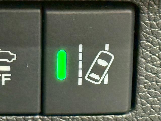 フリードハイブリッド ハイブリッド・クロスター 1オーナー 純正9型ナビ フリップダウンモニター 衝突軽減 レーンキープアシスト クルーズコントロール 両側電動 コーナーセンサー 6人乗り Bluetooth ウォークスルー バックカメラ(65枚目)