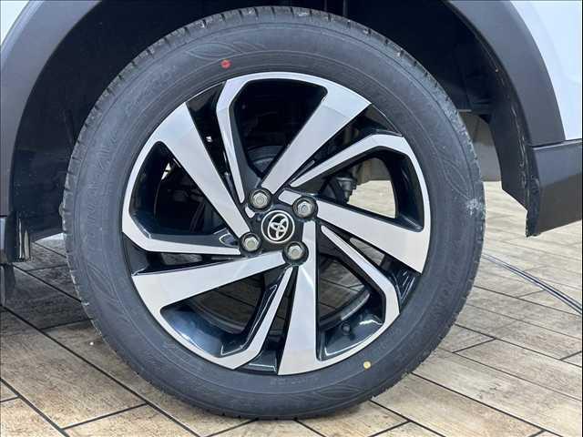 純正17インチホイールを装備!!