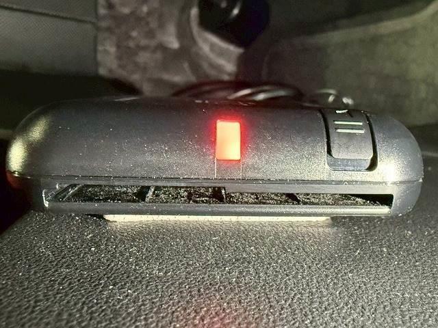 【ETC車載器】を装備しておりますので、ご納車直後からの遠距離ドライブも可能です。土日の利用料金の割引や、朝夕の通行料金を割引料金で高速道路をお楽しみいただけます。