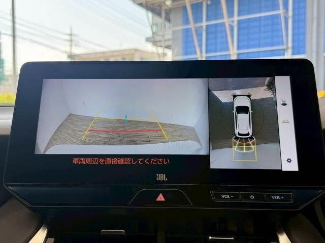 【パノラミックビューモニター】を装備しております。全周囲カメラで危険察知。狭い駐車場でも安心して駐車できますね。