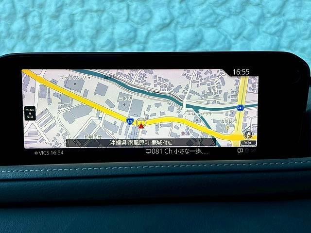 【純正ナビ】一体感のあるナビは、高級感ある車内を演出してくれます。Ｂｌｕｅｔｏｏｔｈ再生などオーディオ機能も充実しておりますので、運転もより楽しめます♪