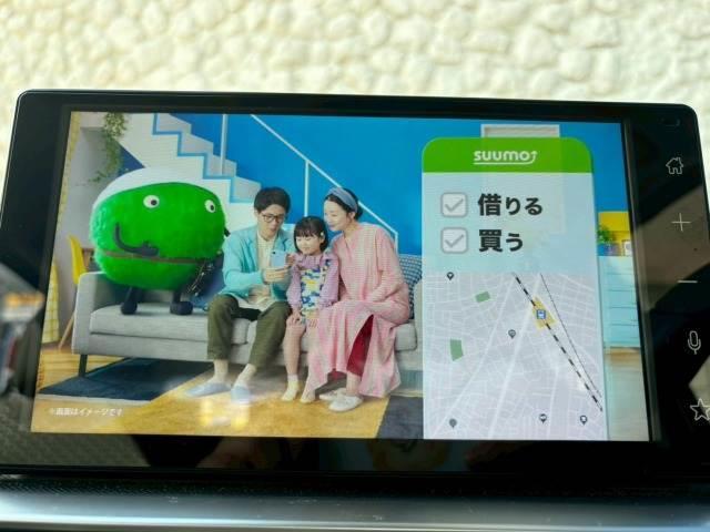 【純正ディスプレイオーディオ】ＦＭ・ＡＭラジオやブルートゥース接続など多彩な機能を併せ持っており、インパネ周りがすっきりしてますね！追加オプションでナビ機能やフルセグＴＶ、ＤＶＤ再生なども可能です。