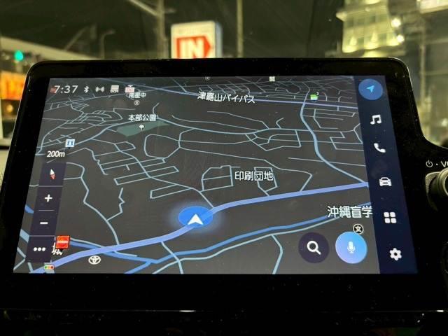 【純正ナビ】一体感のあるナビは、高級感ある車内を演出してくれます。Ｂｌｕｅｔｏｏｔｈ再生などオーディオ機能も充実しておりますので、運転もより楽しめます♪