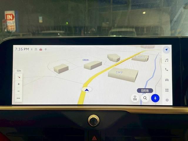 【純正ナビ】一体感のあるナビは、高級感ある車内を演出してくれます。Ｂｌｕｅｔｏｏｔｈ再生などオーディオ機能も充実しておりますので、運転もより楽しめます♪