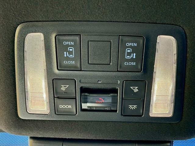 【両側パワースライドドア】運転席よりボタンひとつで開閉可能なスライドドアです。雨の日のお迎えの時など役立ちますね。